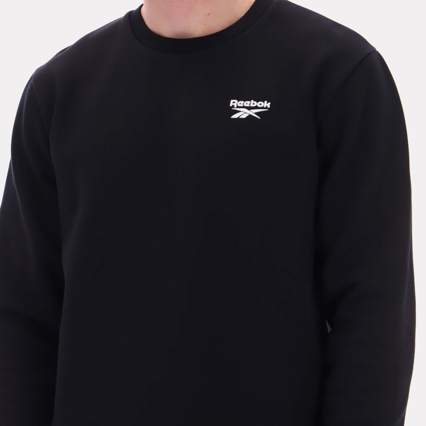 Reebok Apparel Men Essential Logo Crewneck Sweatshirt BLACK