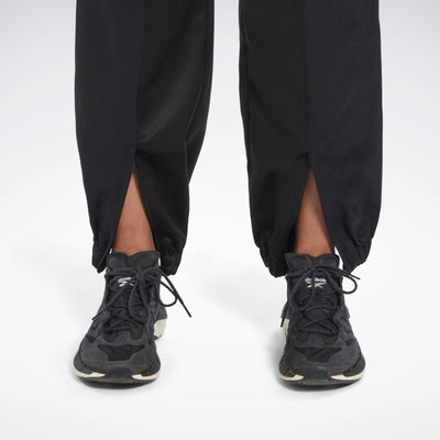 Reebok Apparel Women Tech-Style Woven Joggers noir