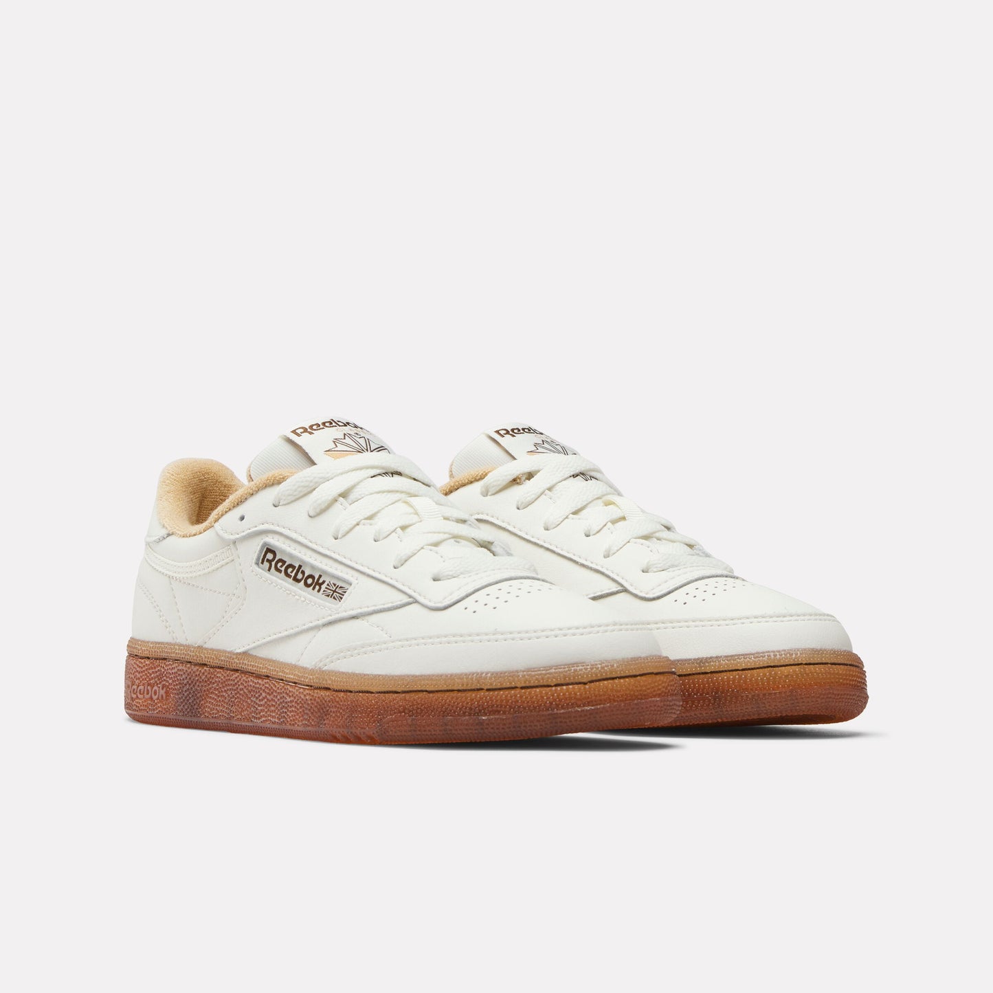 REEBOK FOOTWEAR WOMEN Club C 85 Shoes VINTAGECHALK/CHALK/CAMEL