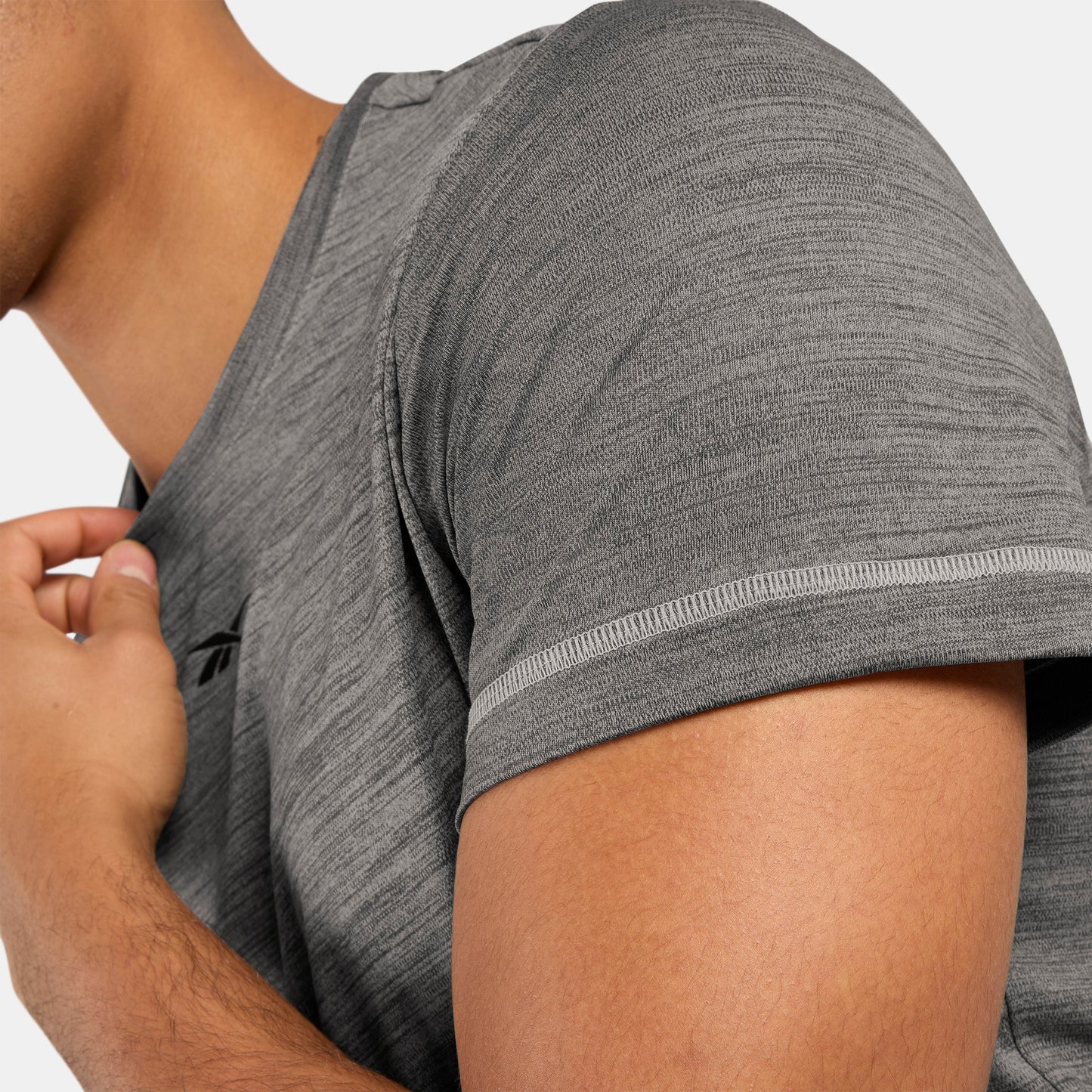 REEBOK APPAREL MEN ID Train Melange Tech Tee LIGHT GREY MARL