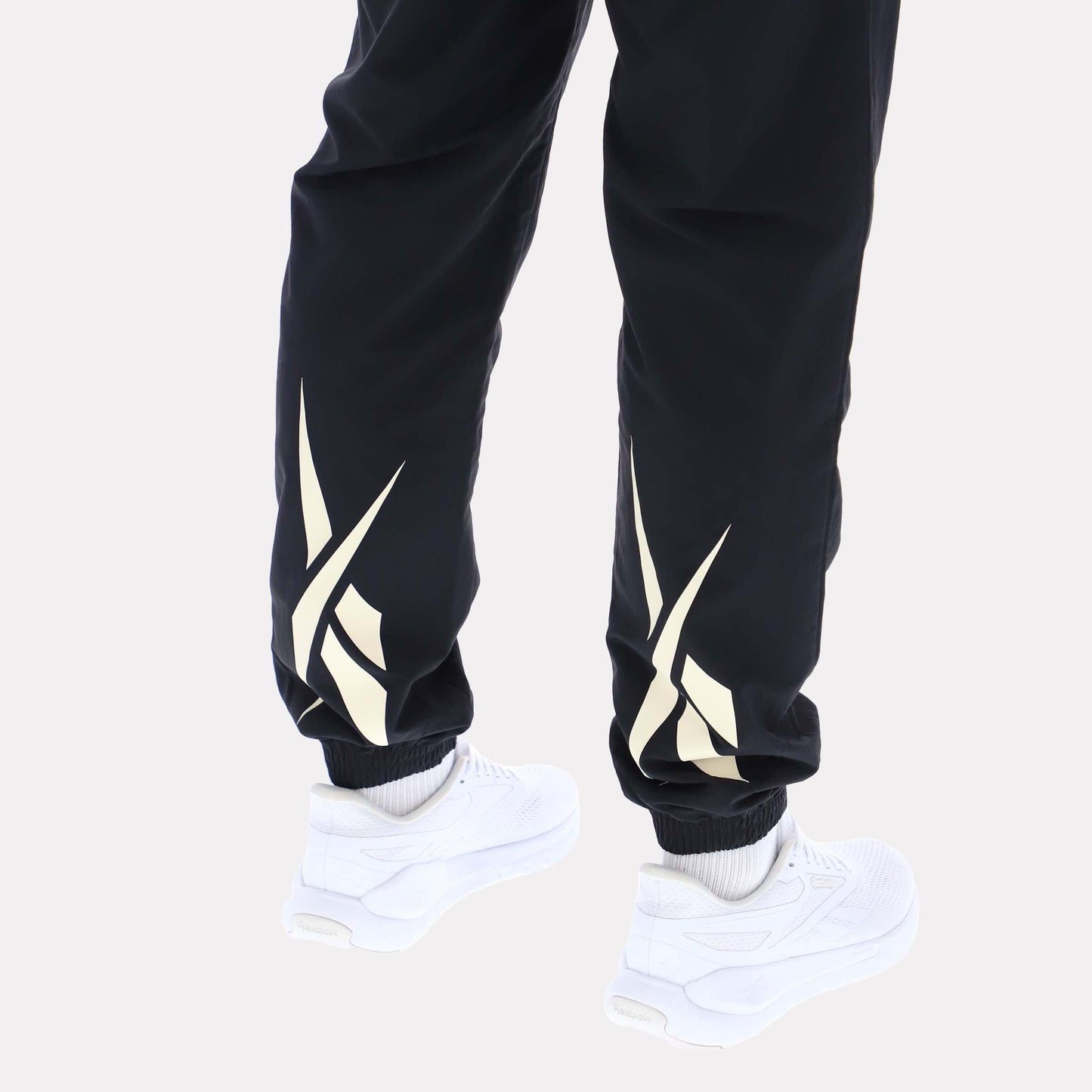 Reebok Apparel Men Classics Vector Track Pants NIGHT BLACK