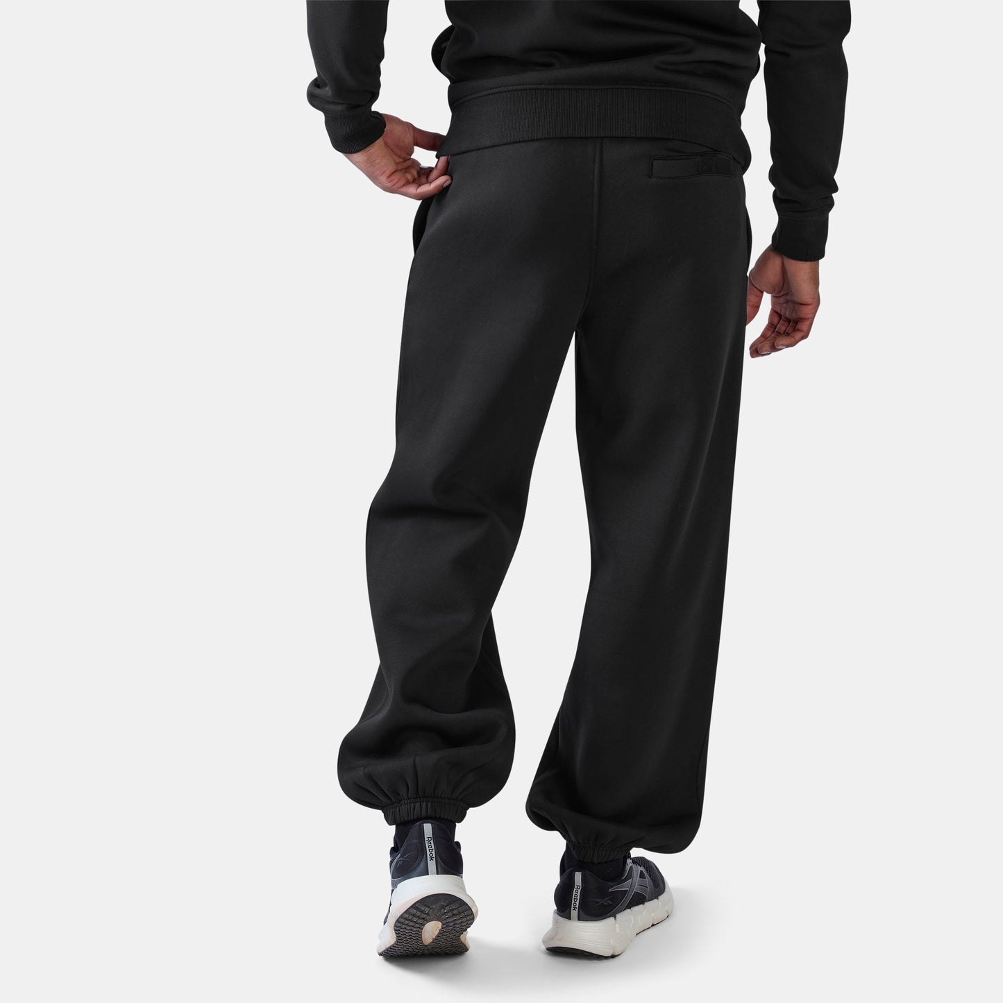 REEBOK APPAREL MEN ID Logo Relaxed Fleece Pants BLACK