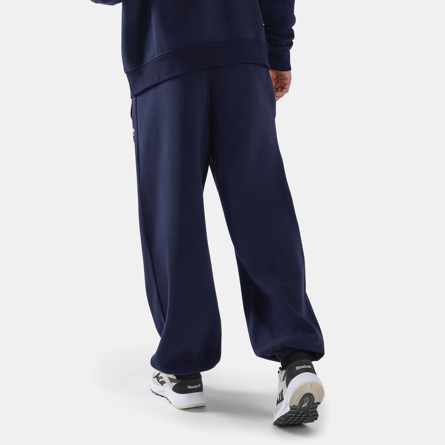 REEBOK APPAREL MEN Starcrest Relaxed Jogger Pants VECTOR NAVY