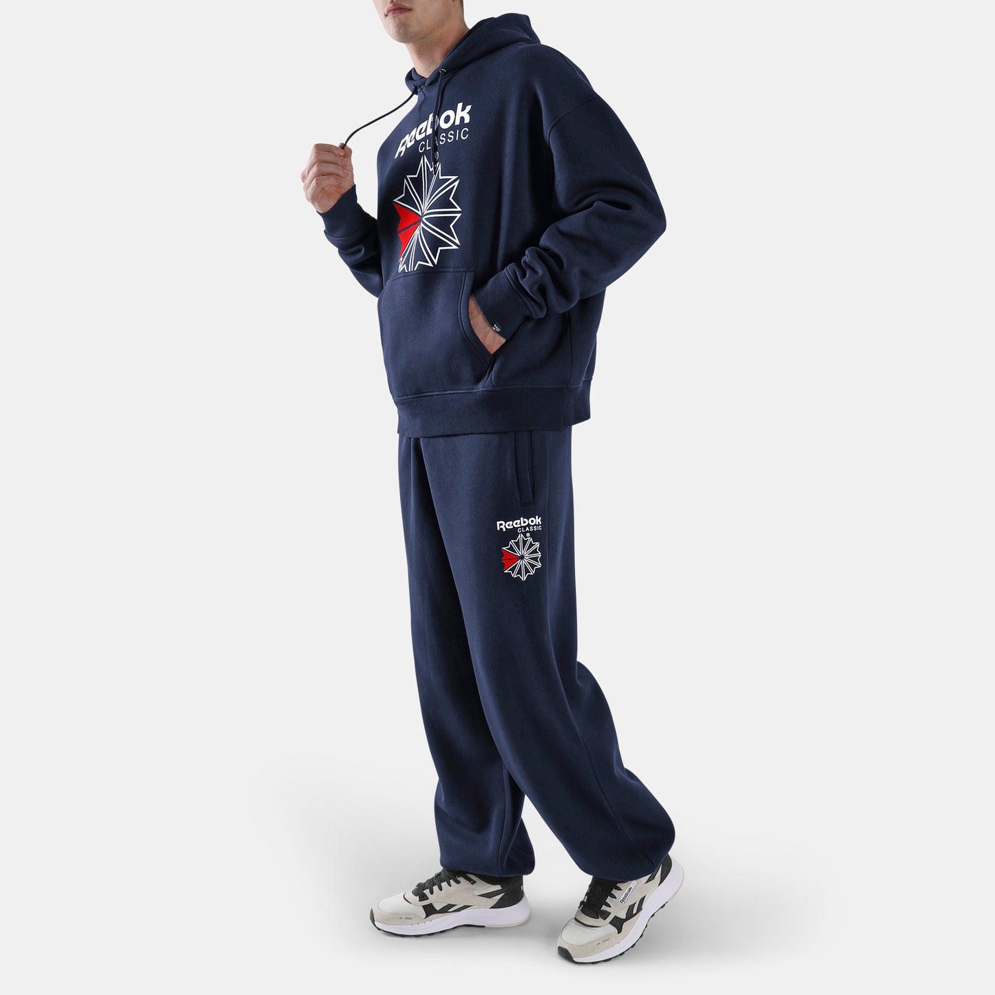 REEBOK APPAREL MEN Starcrest Relaxed Jogger Pants VECTOR NAVY