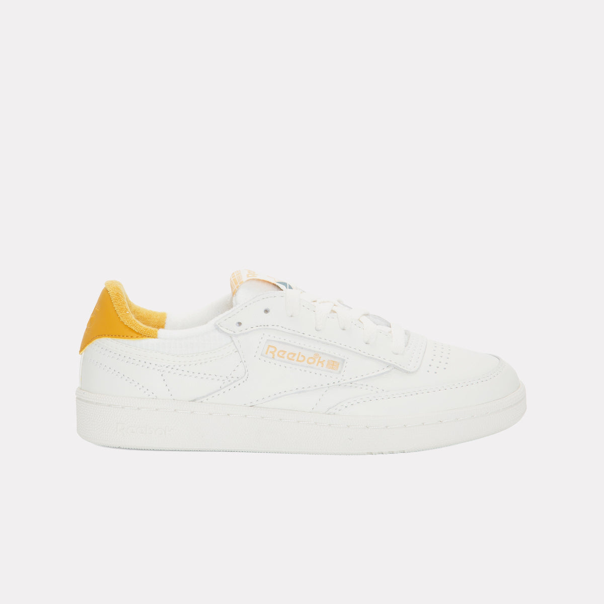 REEBOK FOOTWEAR WOMEN Club C 85 Vintage Shoes – 40th Anniversary CHALK/GRITGOLD/CHALK