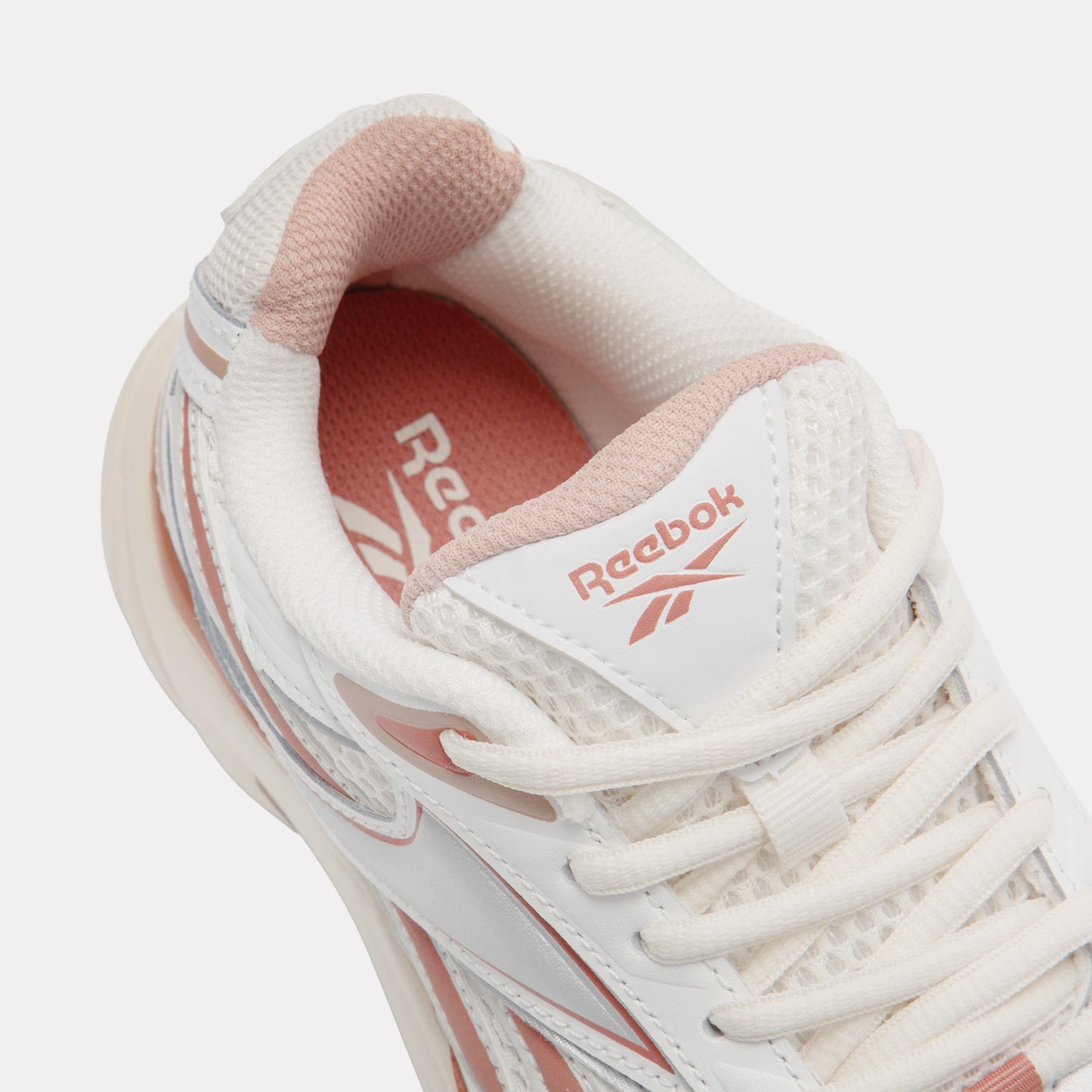 REEBOK FOOTWEAR WOMEN Belwave Shoes FTWRWHITE/CHALK/FADEDRED