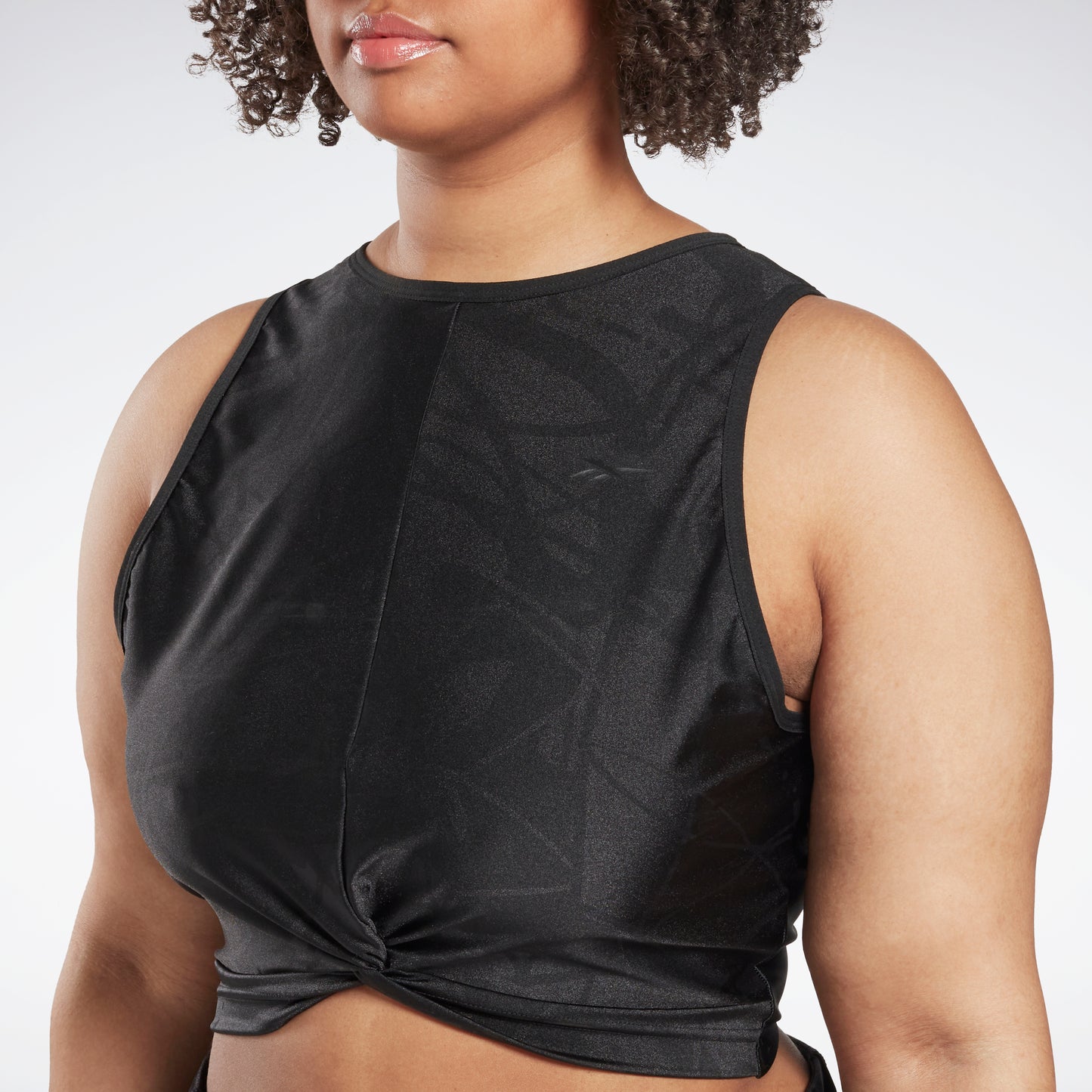 Reebok Apparel Women Shiny Yoga Scribble Crop Tank Top (Plus Size) Black