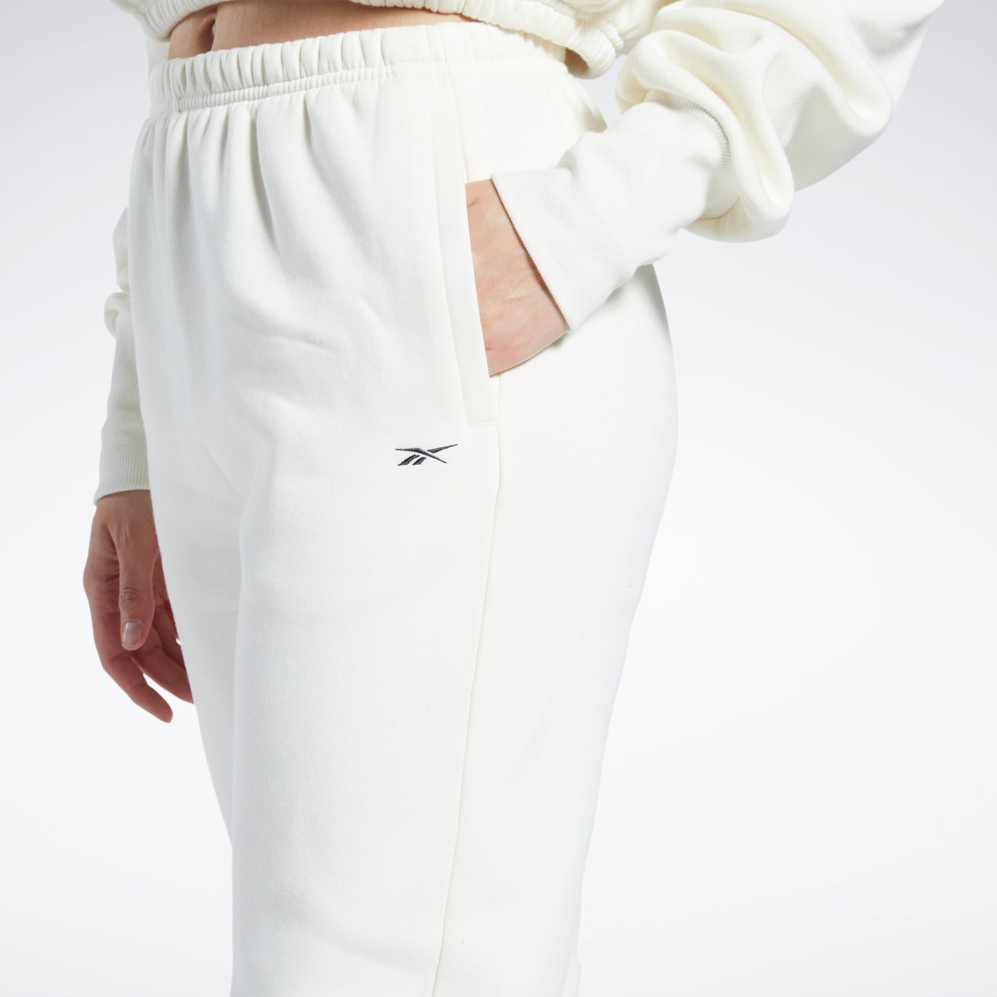 Reebok Apparel Women Classics Fleece Joggers Classic White