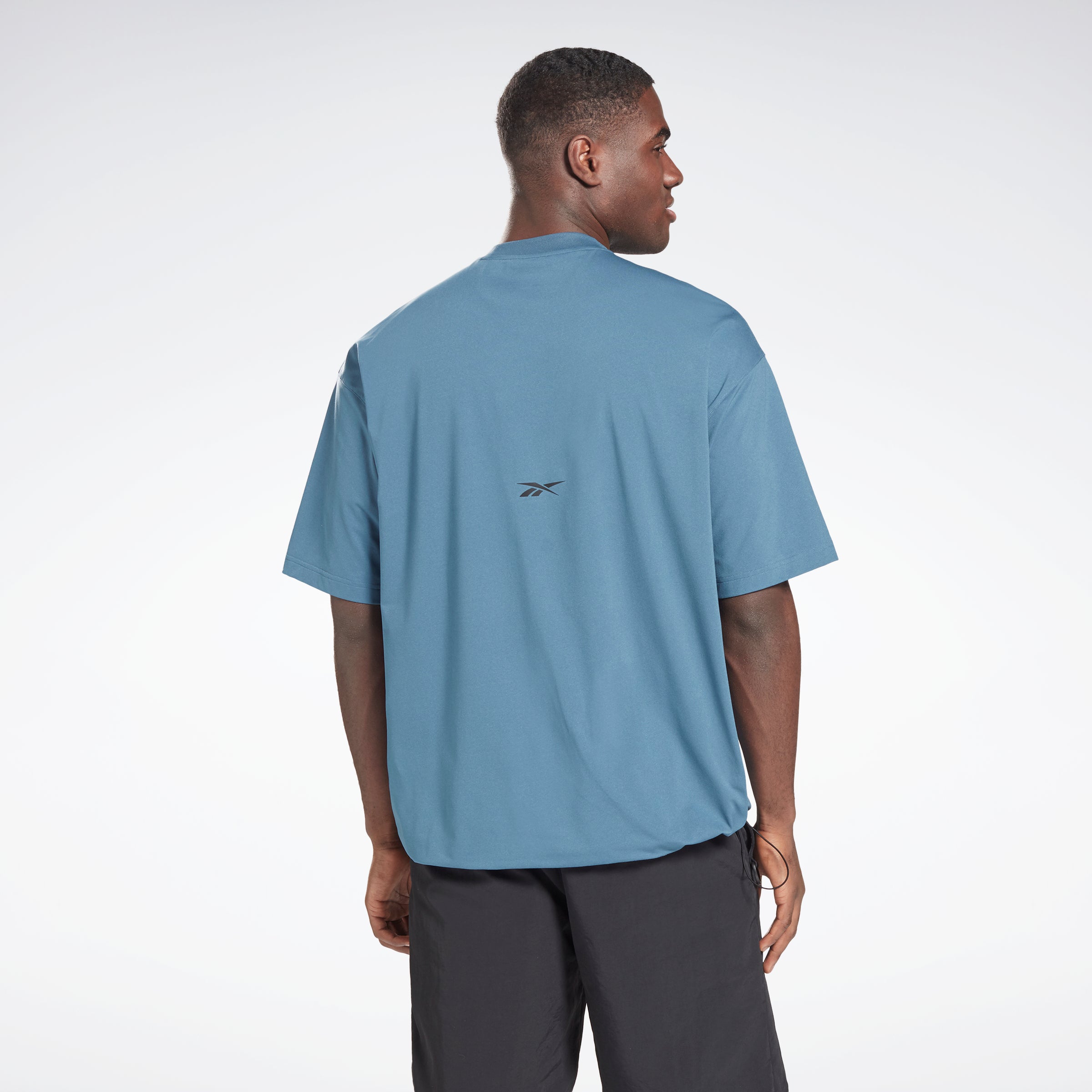 Reebok Apparel Men Vector Pocket T-Shirt Brablu