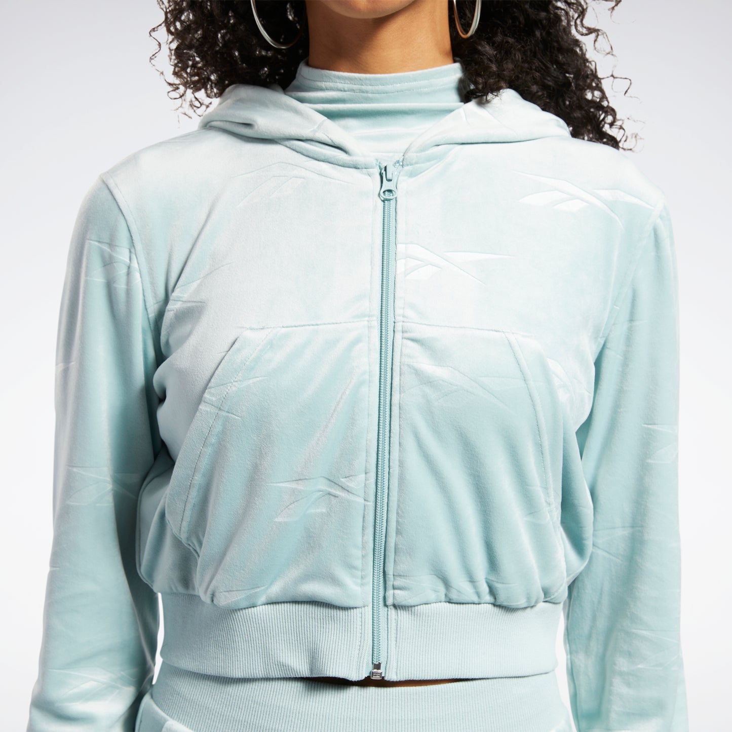 Reebok Apparel Women Classics Energy Q4 Velour Zip-Up Sweatshirt (Plus –  Reebok Canada